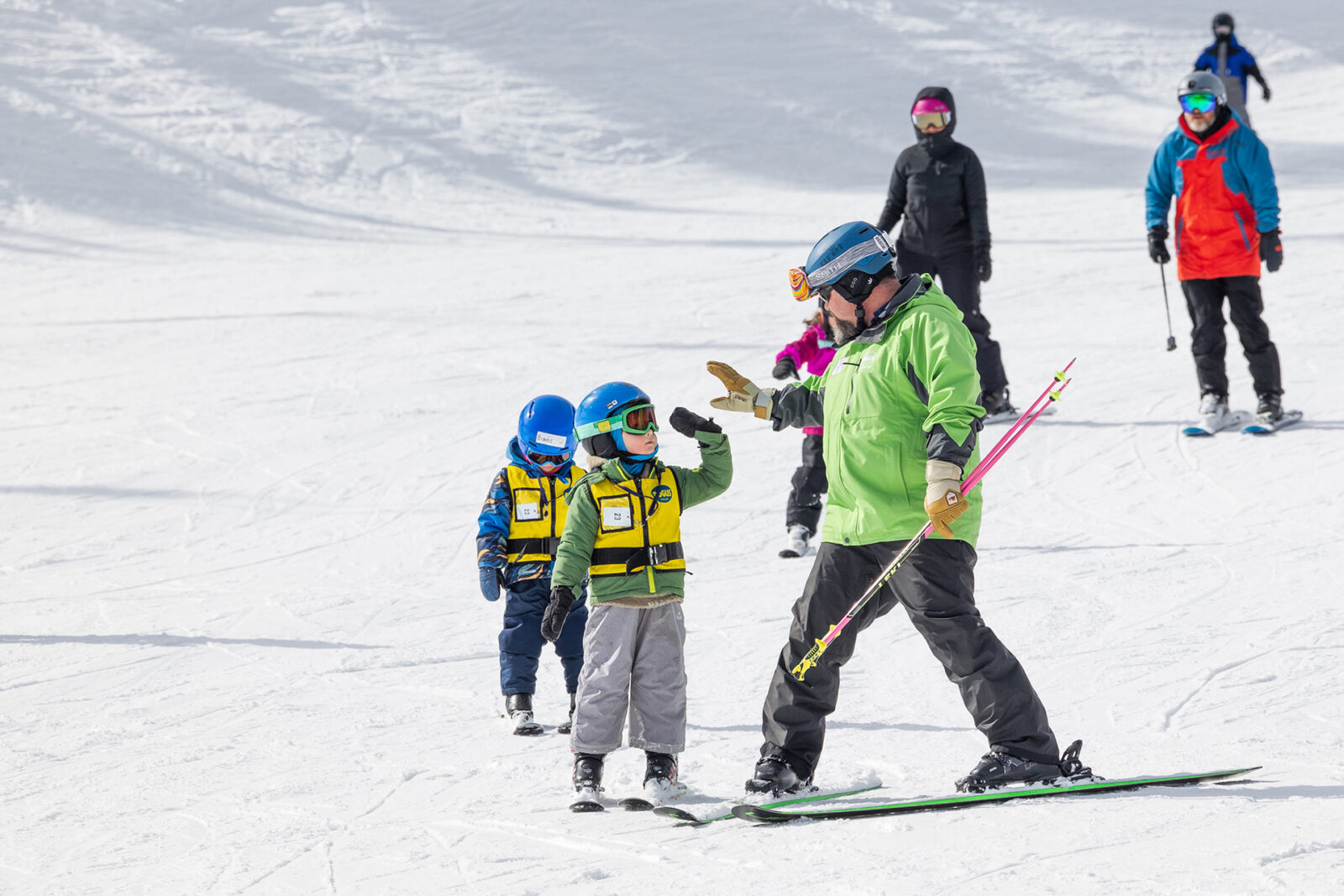 Nate Demarcus Teaching Lesson Winter 2024 At Bogus Basin 03 2024 Photo By Cassidy Carter 1920px 1280px