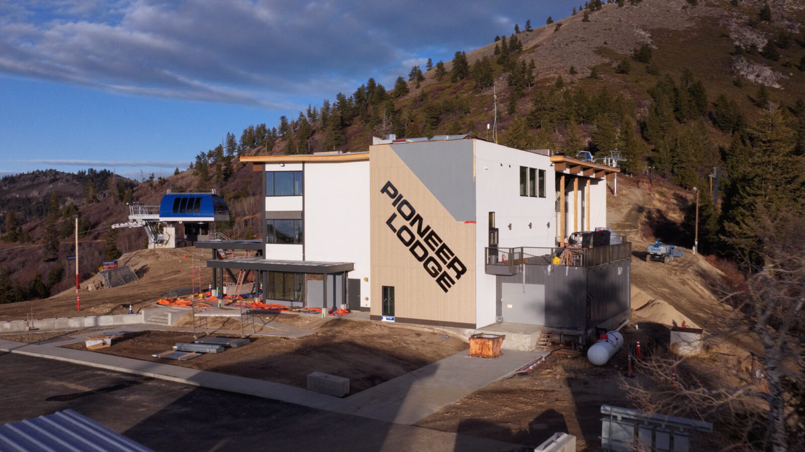 Pioneer Lodge Entryway November 2025 Photo By Logan Brown 2048px 1151px