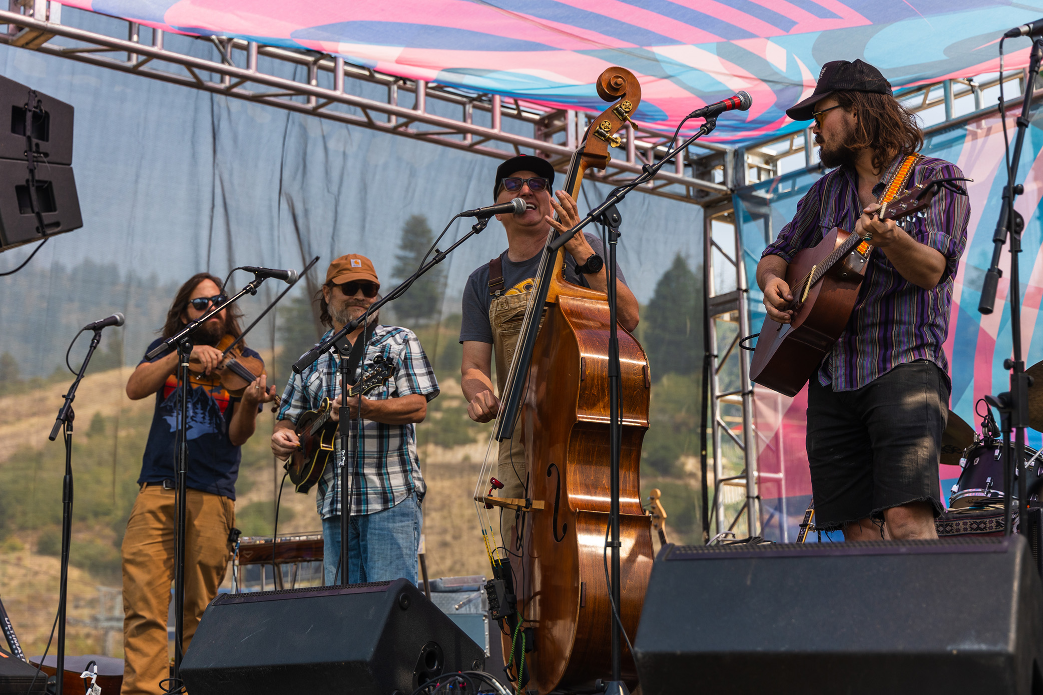HighPineWhiskeyYellPreformingOnMusicOnTheMountainStageForLaborDayWeekendSummer2024AtBogus Basin 08 2024 Photo By Cassidy Carter 2084x 1389